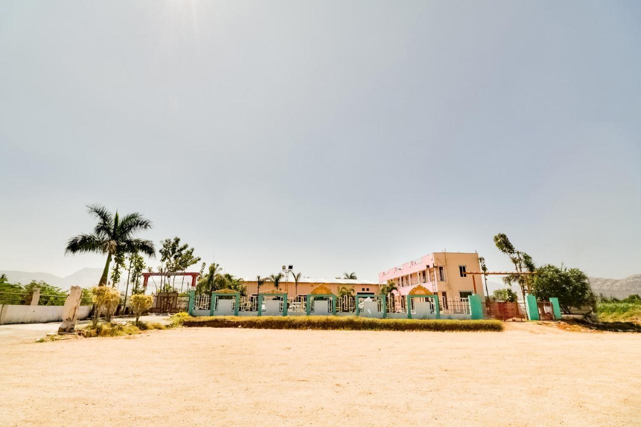 מלון טירופאטי Oyo 68320 Bgr Residency מראה חיצוני תמונה